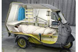 めちゃ狭ながら居心地がよさそうな三輪バイクのキャンピングカー roomie ルーミー 小型キャンピングカー 小さなキャンピングカー 三輪バイク