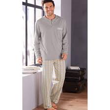 Radins.com vous aide à économiser gratuitement et toute l'année avec les meilleures réductions françoise saget trouvées sur internet et valables en janvier 2021. Pyjama Homme Atelier56 Francoise Saget