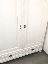 Diy Antiker Bauernschrank In Kreideweiss Bauernschrank Mobel Weiss Streichen Holzschrank