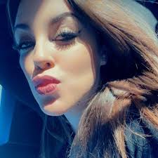 Shana 🪷 (@shana.reigns)