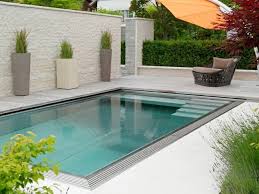 Living Pool Technik Fur Naturlich Gereinigte Swimming Pool Gartenbau Gartenumbau Gartenpflege Terrassengestaltun Kleine Hinterhof Pools Natur Pool Biopool