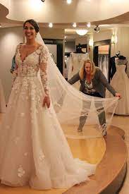 Elegant V Neckline Long Sleeve Lace Wedding Dress Gaun Pengantin Renda Gaun Perkawinan Gaun Pengantin