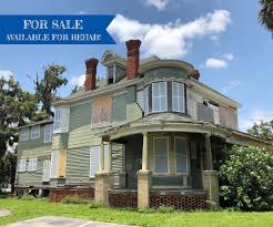 The Georgia Trust On Instagram Available For Sale And Rehab Located In The Heart Of Brunswick S Old Town Historic Victorian Homes Historic Homes Historic Properties