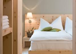 Wandlampe flur wandlampe schlafzimmer beleuchtung für zuhause led wandlampen lichtdesign indirekte beleuchtung innenbeleuchtung deckenleuchten leuchtmittel. Schlafzimmer Lampe Gesucht 44 Beispiele Wie Schlafraume Schon Beleuchtet Werden