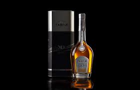 Tavria Xo Kakhovka On Behance In 2020 Bottle Wine Bottle Rose Wine Bottle
