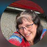 Lisa Shapley's Instagram, Twitter & Facebook