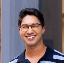 At the after-party for the Broadway opening of “Good Night, and Good Luck,"  a play with parallels to today's political climate, famous friends  celebrated its star, George Clooney. https://nyti.ms/4iWvq6R