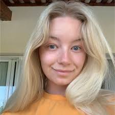 Kæmpe nyhed fra ferien! ☀️ Man kan roligt sige, at den seneste tid har  været intens. Blot to dage før mit kandidatforsvar stod Morten Worsøe og  jeg og pitchede vores startup, Bitenostic,