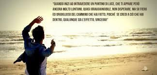 E allora si, abbracciame cchiù forte pecchè po' chi se ne fotte si tutt 'o tiempo ca è passato è tiempo perzo o si dimane nun esiste niente cchiù abbraccieme stanotte, nun me voglio arricurdà e tutte 'e vote ca t'aggie sunnate, ca me scetave ma nun stive 'ccà quanti cose se pensano a vote primm' 'e putè di. 10 Agosto Andrea Sannino In Concerto Al Lido Lido
