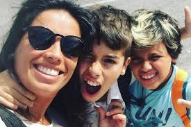 Mães se desdobram para deixar quarentena mais legal para os filhos