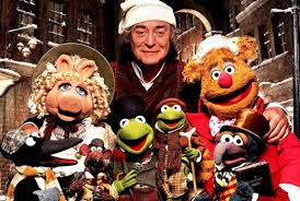 Deux commerçants sont forcés de mettre leur rivalité de côté et d'unir leurs forces afin de contrer un homme d'affaires peu scrupuleux, un magnat du jouet qui projette d'ouvrir un grand magasin dans leur petite ville. Le Top Des Films De Noel Pour Enfants Selection Des Films A Regarder En Famille Pendant Les Vacances D Hiver Citizenkid