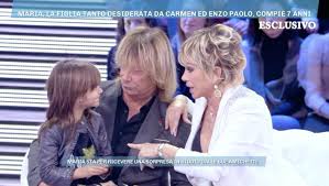 Oggi, ospite a io e te assieme a carmen russo, si è raccontato a tutto tondo. Carmen Russo Ed Enzo Paolo Turchi Denunciati Dai Domestici