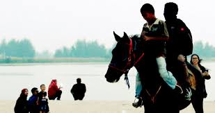 Allah, sebutan tuhan dalam islam, mengacu pada tuhan yang sama yang disembah oleh orang kristen dan yahudi (atau tuhan nabi ibrahim). Cara Hidup Sempurna