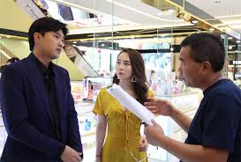 Diễn viên anh thư từng mặc bikini, chơi bóng khi xuất hiện thoáng qua trong khung hình tập 42 về anh thư từng xuất hiện với vai quần chúng trong phim về nhà đi con. Nhan Sáº¯c Ná»¯ Diá»…n Vien Vao Vai Pha Ä'am Cuá»™c Tinh ThÆ° VÅ© Trong Vá» Nha Ä'i Con Vietnamnet