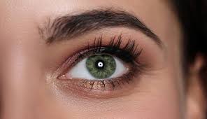 If your eyes are dark brown, try using a blue bright color like cobalt or royal blue and use purple for eyes that have flecks of hazel in the eye. 10 Eyeshadow Shades For Green Eyes 100 Pure