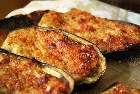 Le melanzane ripiene di tonno sono un piatto tipico della cucina eoliana, una ricetta tradizionale siciliana che porta in tavola tutto il gusto e i sapori di queste terre di mare ma rispettando le esigenze di velocità e praticità della cucina di tutti i giorni. Melanzane Ripiene Alla Siciliana Cosa Fare In Sicilia