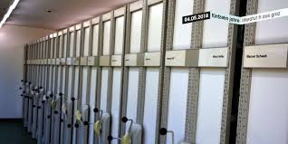 Den tod eines geliebten menschen bekannt zu geben ist eine traurige pflicht. Salzburger Nachrichten Gangan Verlag