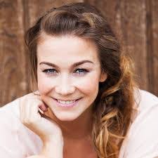 Petra Philippi's Instagram, Twitter & Facebook