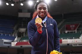 Une médaille olympique est une médaille attribuée au cours des jeux olympiques aux trois meilleurs athlètes ou équipes de chaque compétition qui reçoivent respectivement une médaille d'or , d'argent. Nrvsczg09oslom