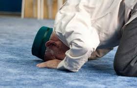 Namun dalam pelaksanaannya, qodho sholat ini punya syarat dan aturannya yang harus dipatuhi. Mendahulukan Shalat Ada Atau Qadha