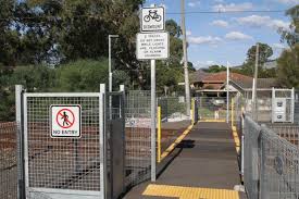 Level crossings - Wongm's Rail Gallery