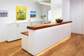 Tischlerei Staudinger Dentalmobel Und Praxiseinrichtung Rezeption Warteraum Empfang Zahnarztmobel In 2020 Praxis Einrichtung Zahnarztpraxis Dekor Schrank Design