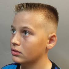 Gaya rambut pendek ala militer alias buzz cut ini biasanya cocok diaplikasikan buat para pria berambut tipis. 10 Gaya Rambut Cowok Ini Pernah Digandrungi Banyak Anak Muda Lucu Kalau Ingat Masa Masa Itu