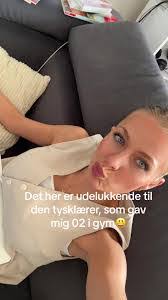 Caroline Neumann's Instagram, Twitter & Facebook