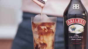 An irresistible combination of coffee, baileys and raspberry liqueur, this drink is pure indulgence for your guests. How To Enjoy A Delicious Baileys Iced Coffee Youtube