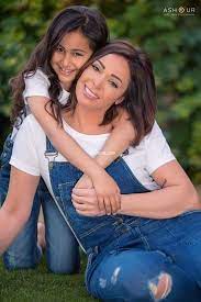 بالصور داليا البحيري وابنتها في جلسة تصويرية مرحة bell bottom jeans photo couple photos