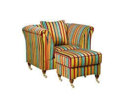 Sessel im floral design bunt. Luxus Sessel Mit Hocker Aus Dem Hause Schrono