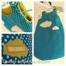 Turbulette A Petits Pois Bleu Avec Le Super Tuto De Perlipo Http Perlipo Com 2012 03 01 Une Gigoteuse Fa Turbulette Patron Couture Bebe Couture Pour Bebe