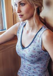 A U T U M N/W IN TE R C O LLE C TIO N 2 0 2 3 /2 0 2 4