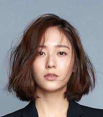 Discovered by sm entertainment in 2000, she began filming for commercials and music videos by 2002. Krystal í¬ë¦¬ìŠ¤íƒˆ Mydramalist