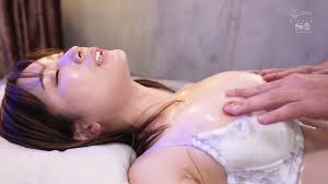 小島みなみが壊れた。宙に浮くほどイキ飛び跳ねるエビ反り媚薬漬けノンストップ性交 小島みなみ - EPORNER