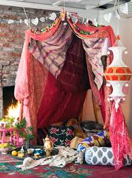 .decorations/couple room makeover /romantic anniversary room decoration ideas in very easy way.in this video i'll showing 5 romantic bedroom decorating ideas useful for you in this valentine's. 32 Cool And Beautiful Decorating Ideas For Valentine S Day Design Swan