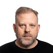 Troy Wray's Instagram, Twitter & Facebook