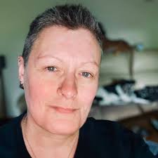 La última caminata de Sir Lewis Hamilton y Roscoe fue en Silverstone. Corre  libre, Roscoe... 🕊️🤍