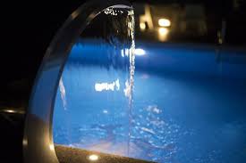 Compare saltwater vs chlorine pool cost. Salt Water Pool Vs Chlorine Pool Costs Differences Maintenance Health