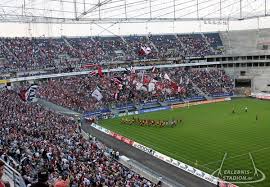 Juli heißt die arena die deutsche bank löst die commerzbank, die 15 jahre lang partner der eintracht gewesen ist, als. Eintracht Frankfurt Vs 1 Fc Dynamo Dresden 10 09 2004 Spiele Erlebnis Stadion De Stadien Spiele Sg Dynamo