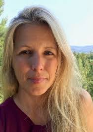 Lynn Houde's Instagram, Twitter & Facebook