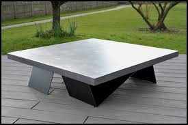 Avec une structure en panneaux de particules revêtus de décor papier imitation chêne/béton clair, vous pouvez être sûr de la résistance et de la solidité de cette table de salon. Steelblast Creation Et Fabrication De Meubles Design Table Basse Beton