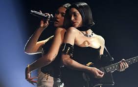 Dua lipa's 2020 record future nostalgia was a beacon of light in what shaped up to be a pretty dark for tonight's performance she sported a massive, fluffy pink a fitting medley for a star who should've been performing in arenas all year, dua proved she earned that best new artist grammy last year. The Best Performances At The 2019 Grammys From Dua Lipa And St Vincent S Masseduction To Travis Scott S Mosh Pit