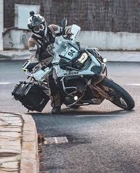 L Image Contient Peut Etre Chaussures Moto Et Plein Air Voyage Moto Moto 1200 Gs