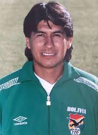 Omar Rocha, el fisioterapeuta dedicado al futbol boliviano