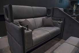 デートの定番 映画鑑賞 女子に人気の 新宿ピカデリー には 映画デートをとびきりロマンチックに盛り上げてくれるプレミアムなカップルシートがあるらしいのです 新宿の真ん中なのに まるで二人だけの空間って本当 噂のシートを体験してきました 露天 風呂 付