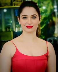 Follow 👉 Bôllywôôd Quêên