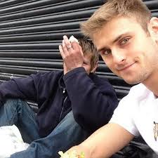 Kind-hearted medical student finds Facebook fame after he stops and helps  homeless man