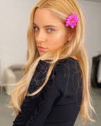 Born november 7, 1986) is a greek tv presenter and model. Doykissa Nomikoy 8a Pa8eis Plaka An Deis Pws Einai To Kormi Ths Dyo Mhnes Meta Th Genna Photos Gossip Tv Gr