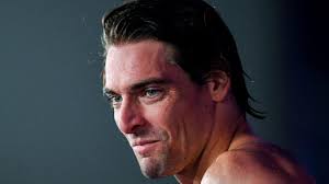 Déjà papa d'une petite jazz née de son mariage avec valérie bègue, le nageur s'apprête donc à. Le Nageur Camille Lacourt Et Sa Compagne Alice Detollenaere Attendent Un Bebe